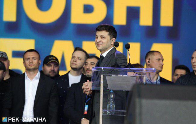 Неспортивный разговор: как прошли дебаты Зеленского и Порошенко на "Олимпийском"