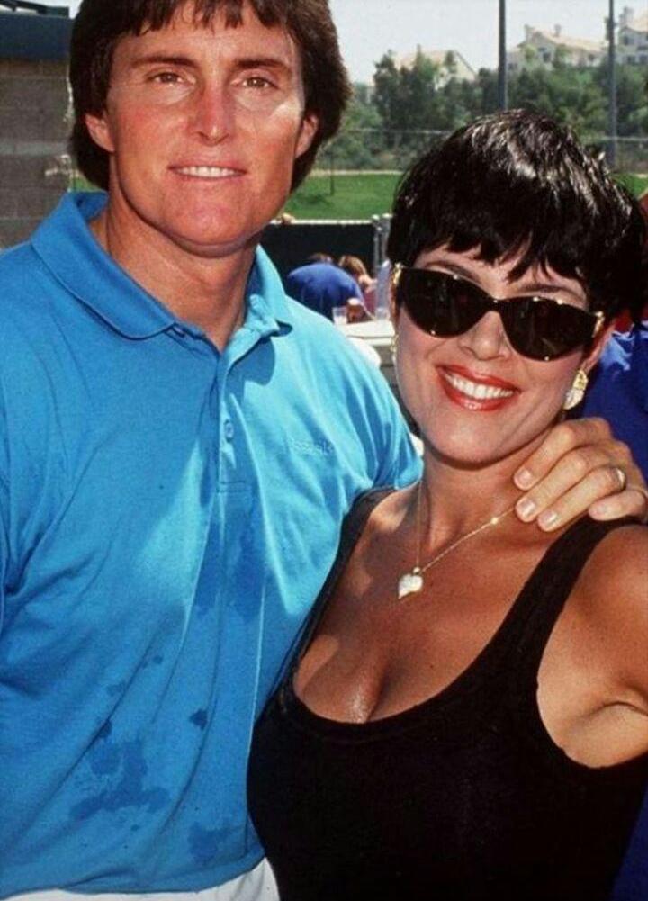 Одинаково прекрасны: Ким Кардашьян с 64-летней матерью восхитили красотой и молодостью в новой съемке