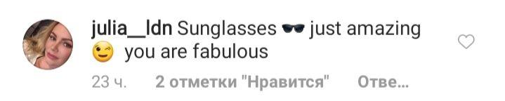 Идеальна с ног до головы: Сальма Хайек демонстрирует яркий пляжный образ и самые модные очки сезона