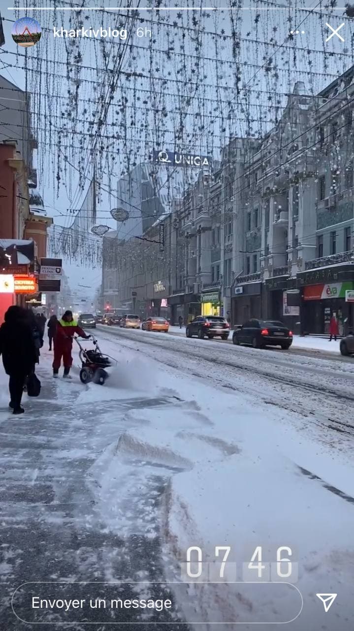 В Харьков пришла настоящая зима: город засыпало снегом (фото)