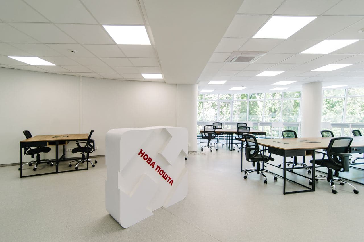 "Нова пошта" інвестувала 6 млн грн у Київську школу економіки