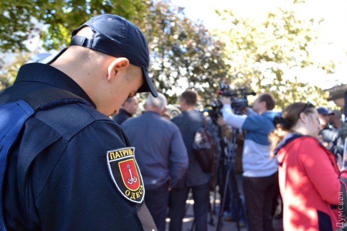 В Одессе под Апелляционным судом произошла потасовка