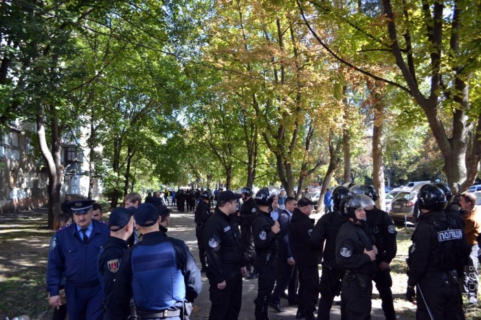 В Одессе под Апелляционным судом произошла потасовка