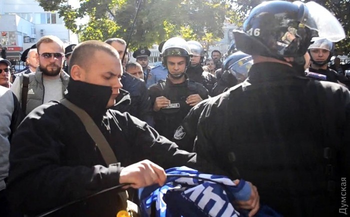 В Одессе под Апелляционным судом произошла потасовка