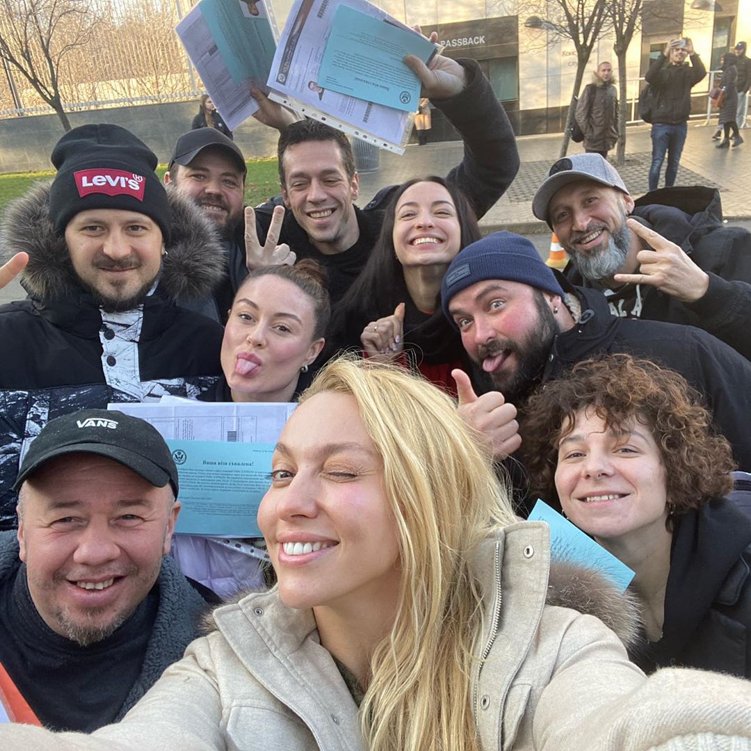 Невероятная сказка: Оля Полякова показала елку и новогоднее убранство (видео)