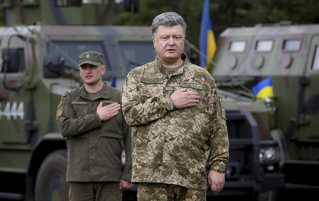 Коррупция уничтожает украинскую армию, - NYT