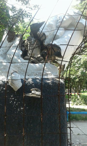 В оккупированной Макеевке неизвестные снесли памятник Ленину