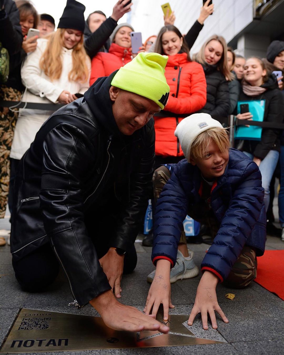 У меня есть звезда: Потап восхитил душевным фото с сыном Андреем на важном событии