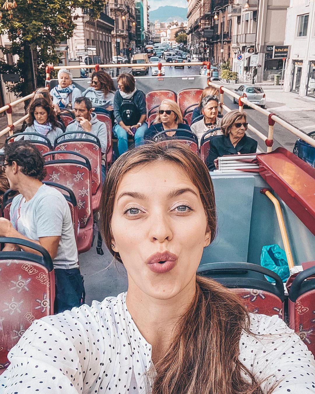 Така щаслива: Регіна Тодоренко зачарувала сонячними кадрами з Сицилії