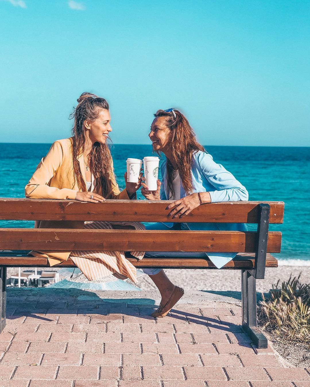 "У вас ее улыбка": Регина Тодоренко поразила схожестью с мамой на ярком фото