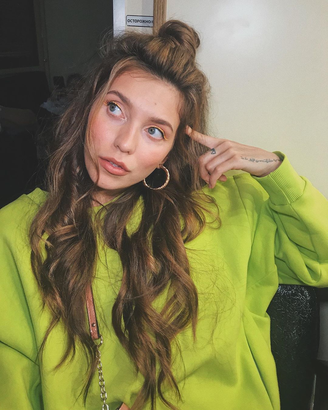 Девочка из 90-х: Каменских, Дорофеева и Полякова показывают самую трендовую прическу лета 2020