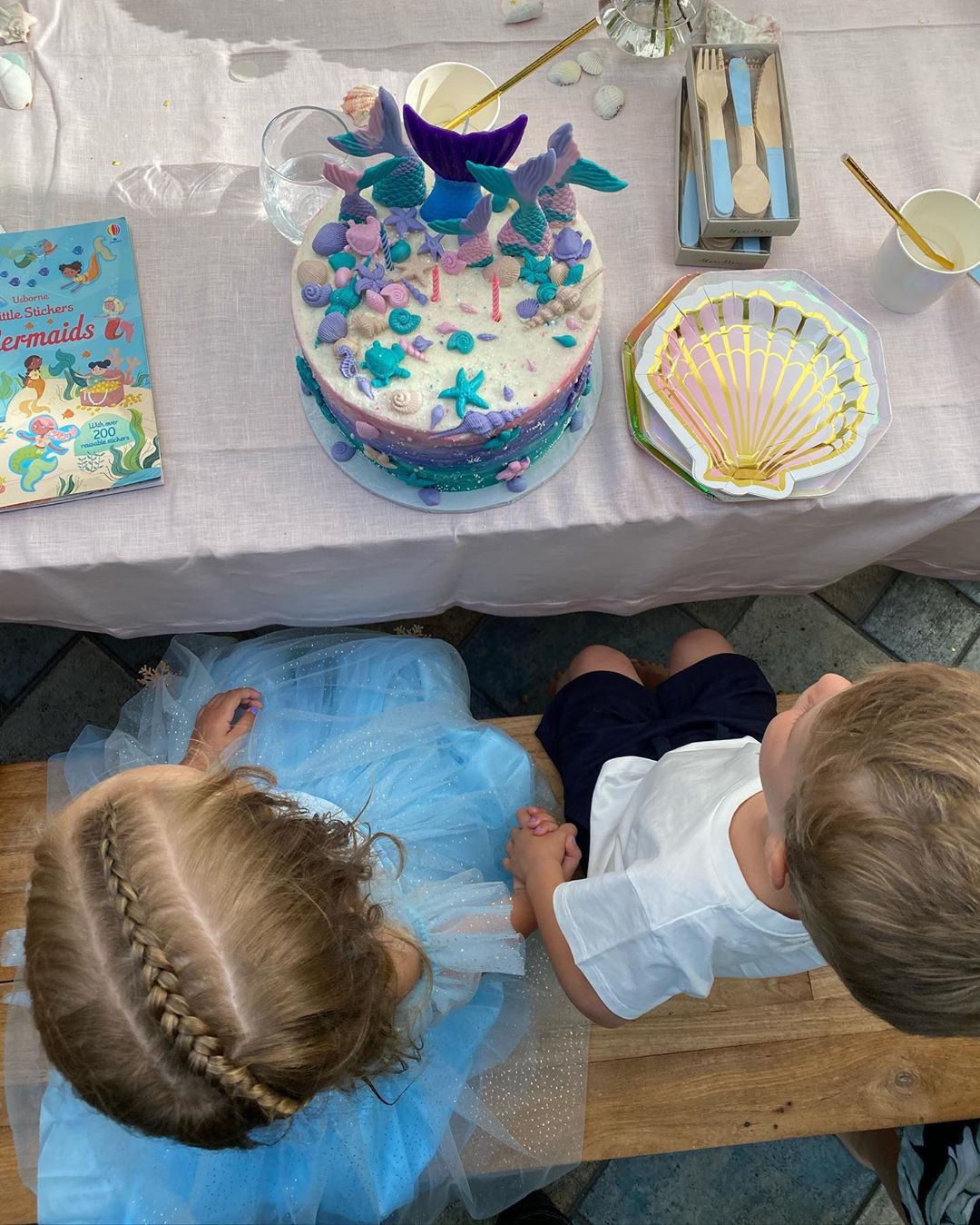 Активный и любвеобильный: Роузи Хантингтон-Уайтли очаровала редкими фото 3-летнего сына от Джейсона Стэтхема