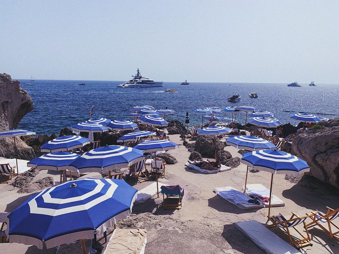 Слишком горячо: Роузи Хантигтон-Уайтли соблазняет кадрами с отдыха