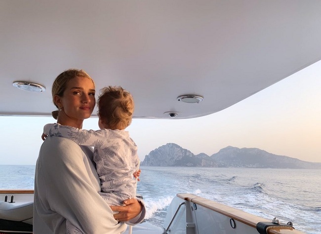 З днем народження, красунчик! Роузі Хантінгтон-Уайтлі та Джейсон Стетхем відзначають 2-річчя первістка