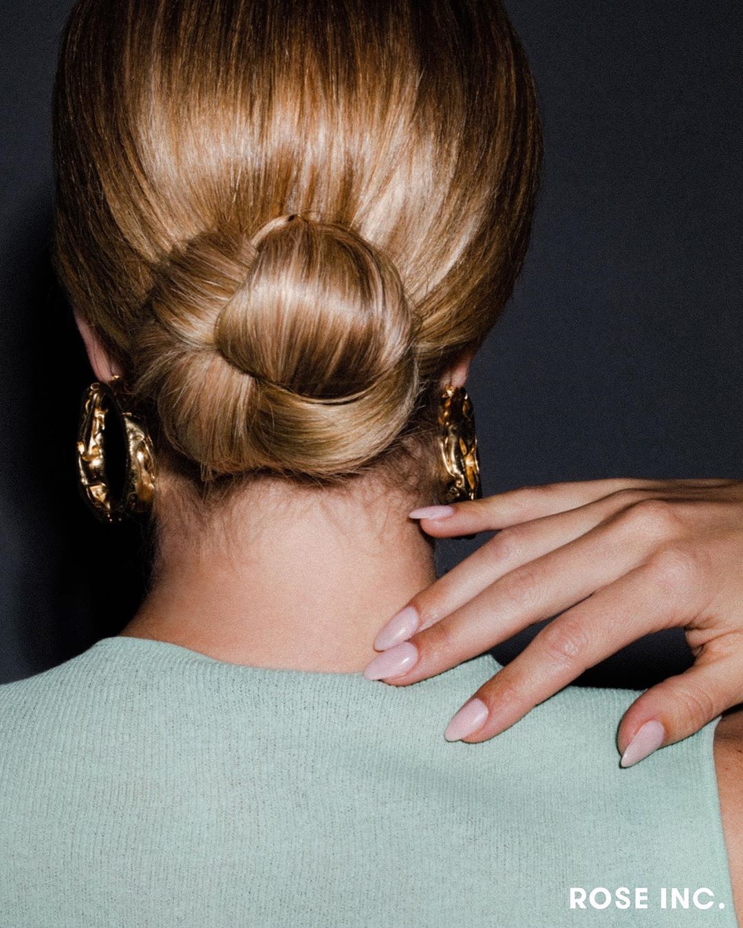 Она идеальна: Роузи Хантингтон-Уайтли восхитила новым чувственным образом