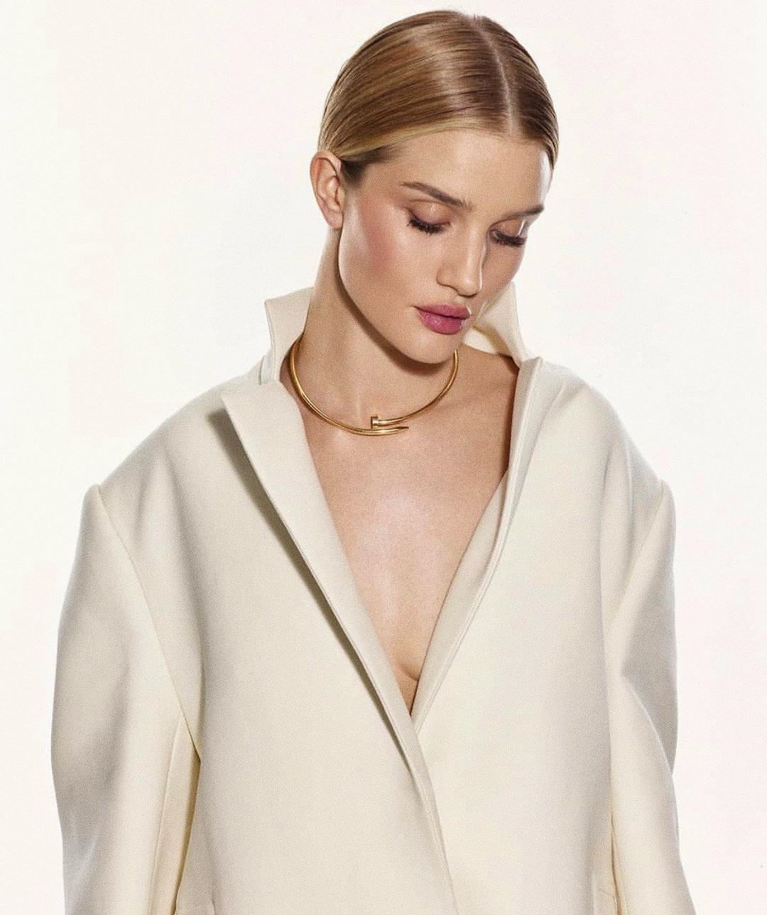 В чем сила, сестра? Звезды демонстрируют, как стильно сочетать вещи "с мужского плеча"