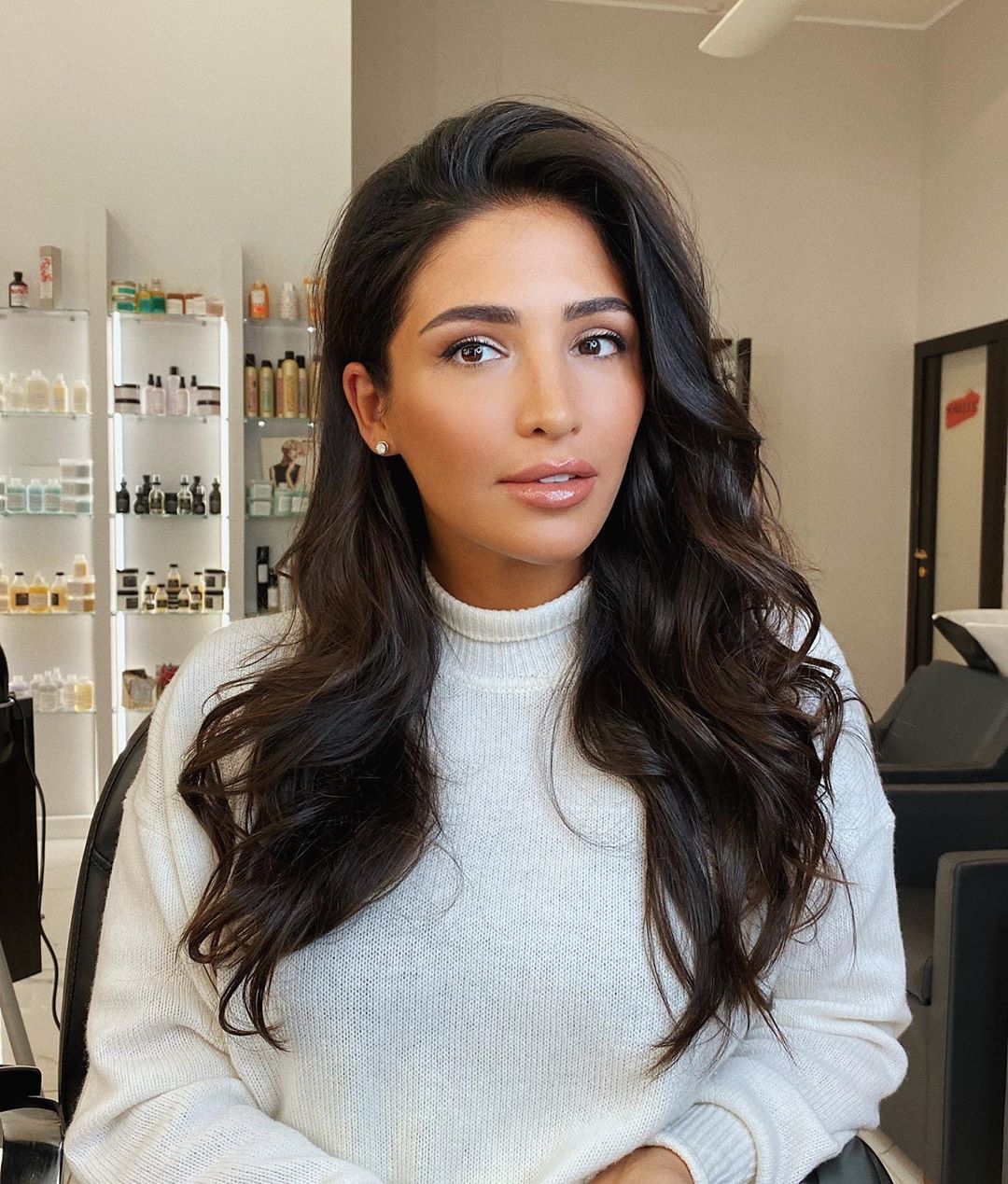 Есть ли смысл переплачивать: в чем разница косметики люкс и масс маркет