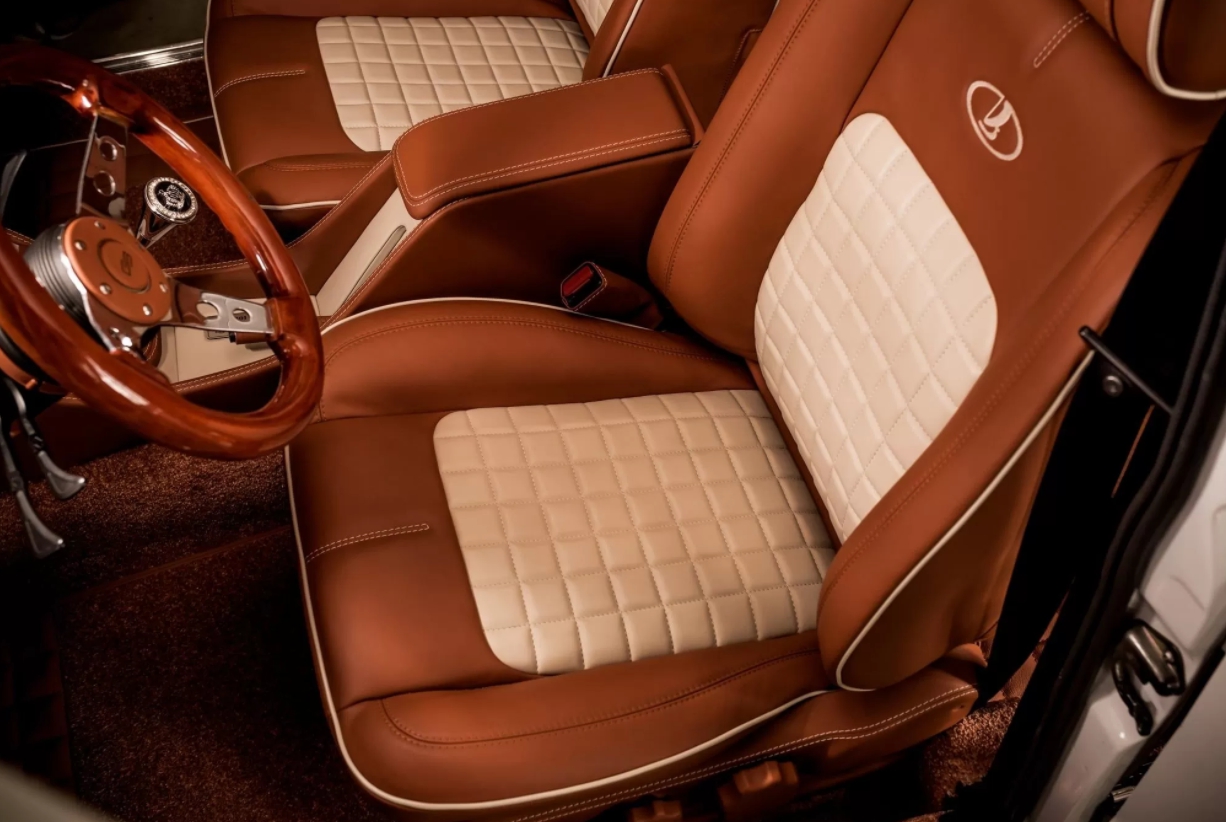 "Копейку" превратили в Майбах: умельцы собрали самый роскошный ВАЗ-2101