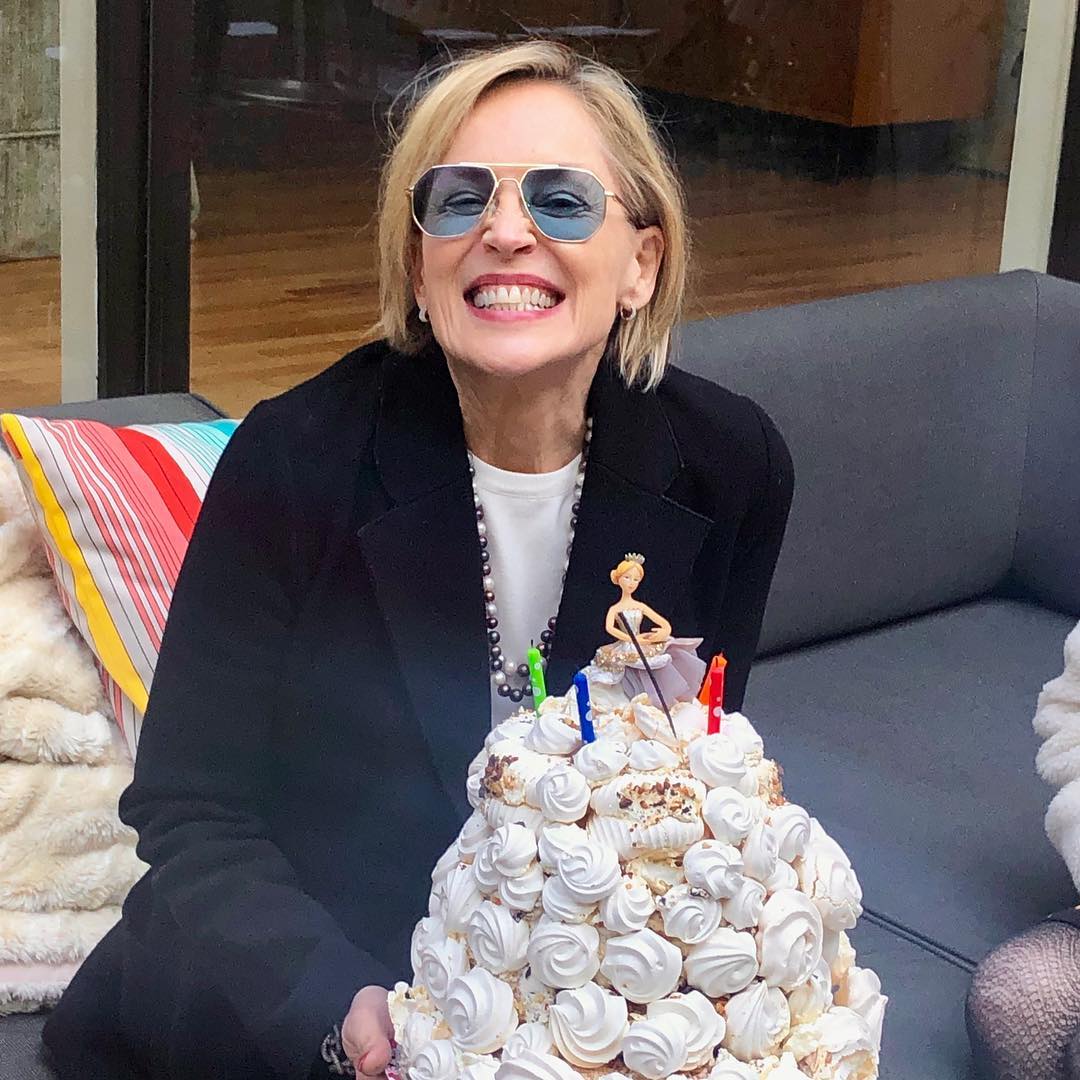 Роби, що подобається: 61-річна Шерон Стоун підірвала мережу запальними танцями в нижній білизні