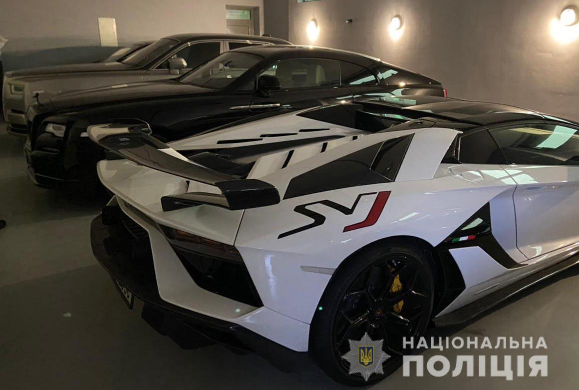 Двоє киян організували міжнародну шахрайську схему. Їх арештували із заставою у 325 млн гривень