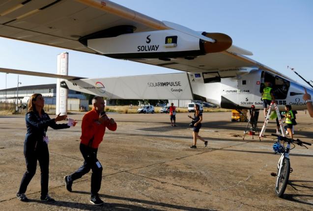 Сонцеліт Solar Impulse 2 перетнув Атлантичний океан
