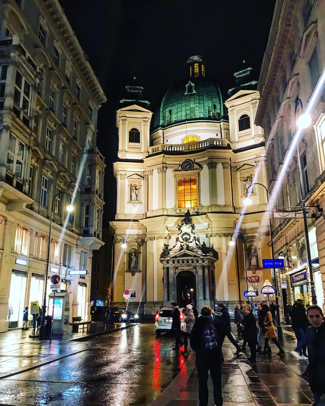 "Ощущение праздника": украинская ведущая показала яркую Вену