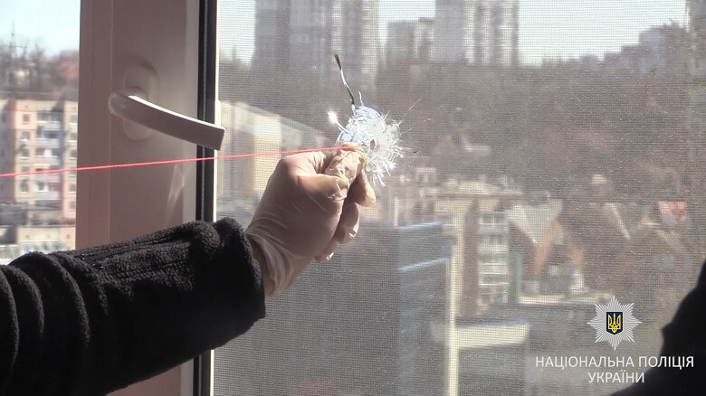 В Киеве задержали мужчину, стрелявшего по окнам домов