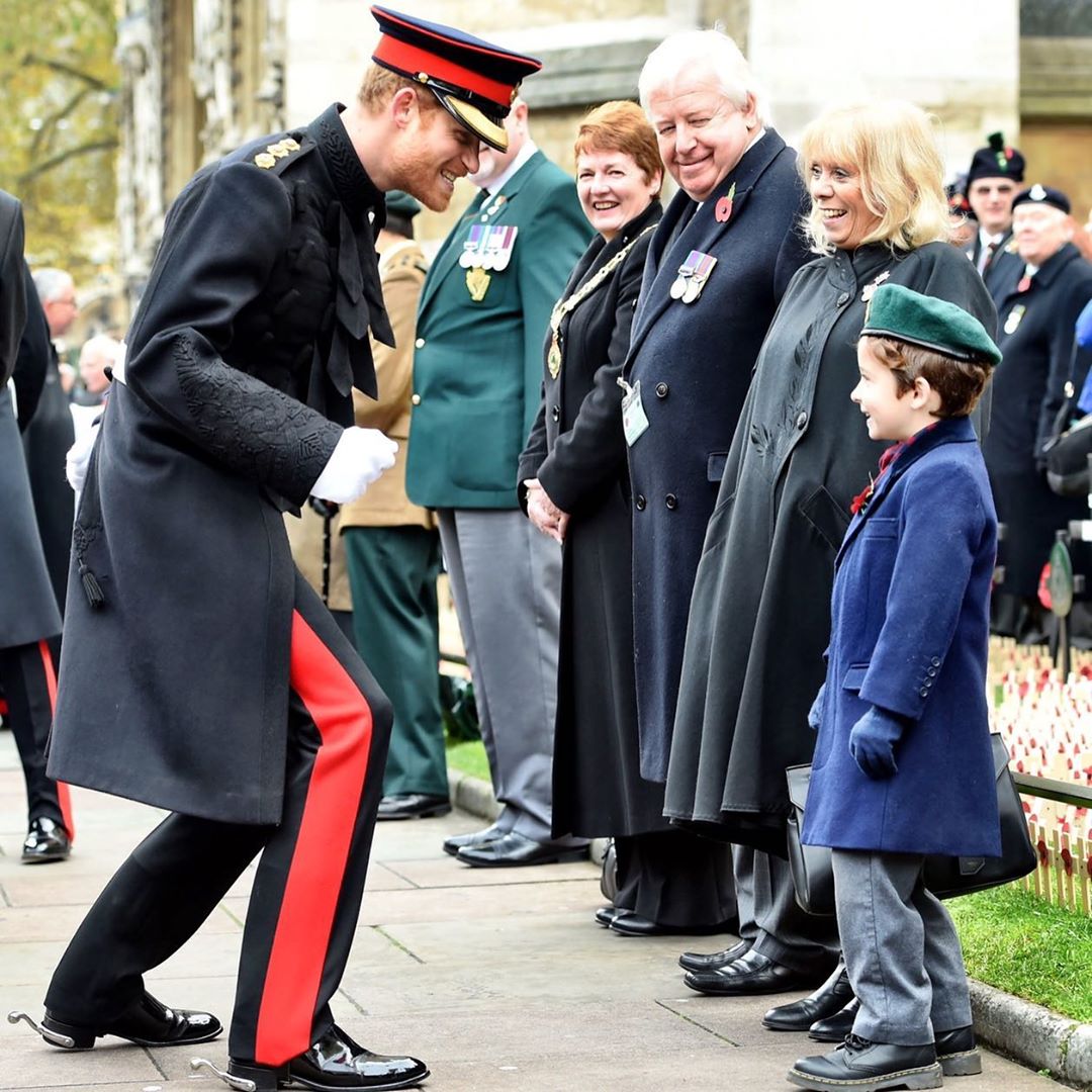 Принц Гаррі змушений заслужити довіру після "Мегзіта", щоб мати право носити військову форму