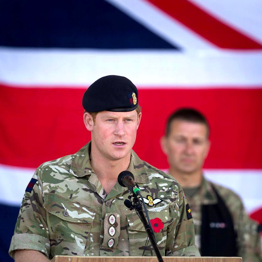 Принц Гаррі змушений заслужити довіру після "Мегзіта", щоб мати право носити військову форму