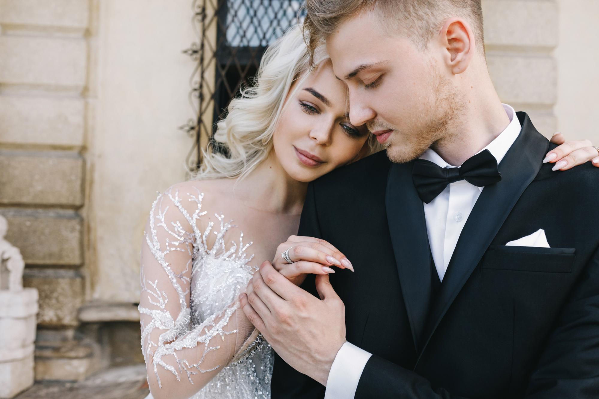 Непобедимая пара: Алина Гросу показала уникальные кадры со свадьбы (видео)