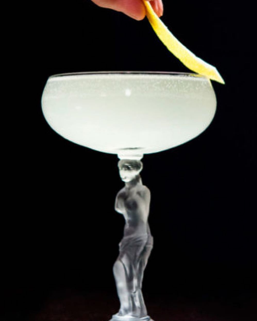 Ідеальний аперитив: три рецепти коктейлів на основі шампанського