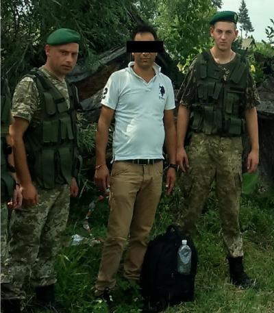 Українські прикордонники затримали 5 нелегальних мігрантів з Індії та Молдови