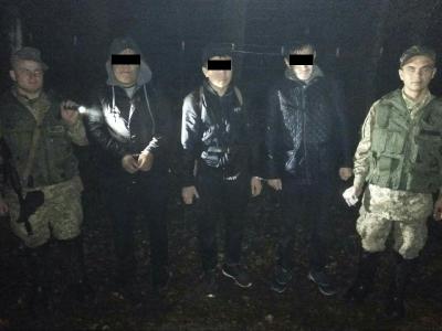 Пограничники задержали 5 нелегальных мигрантов из Алжира и Монголии