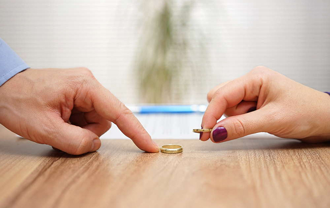 Всегда ищут варианты получше: самые склонные к разводам знаки Зодиака