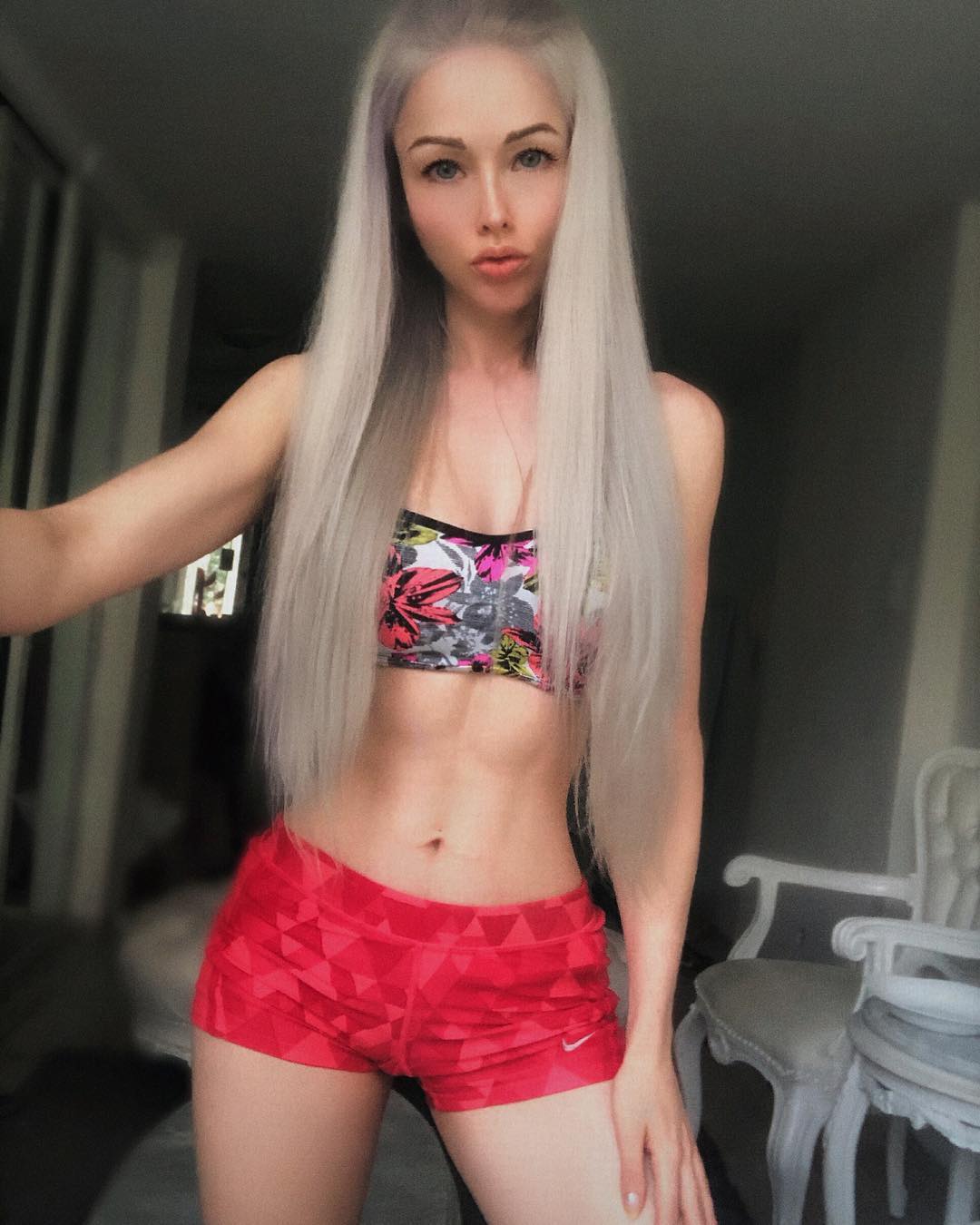 Лялькова талія: "одеська Барбі" поділилася секретами своєї стрункості