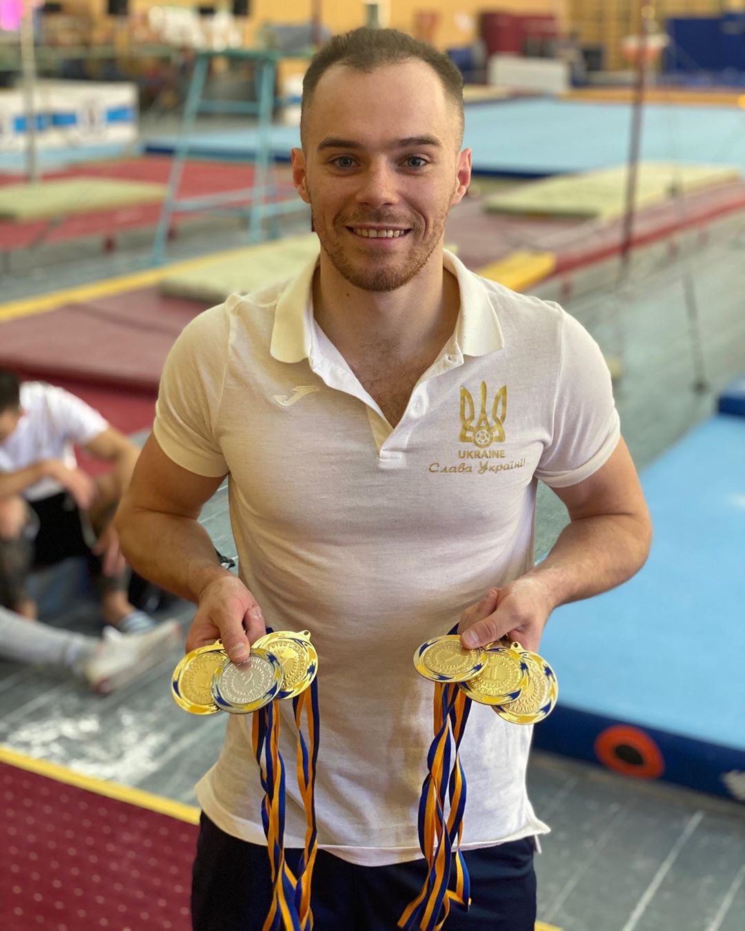 Олимпийский чемпион Украины закрутил роман с 17-летней гимнасткой: фото