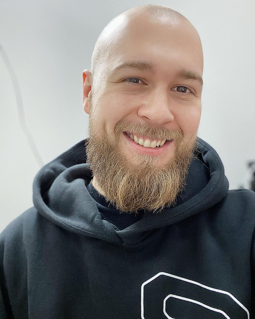 Всплыло имя первого участника "Холостячки 2": он помогает девушкам успешно выйти замуж (фото)