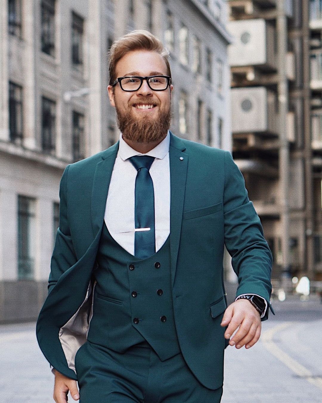 Всплыло имя первого участника "Холостячки 2": он помогает девушкам успешно выйти замуж (фото)