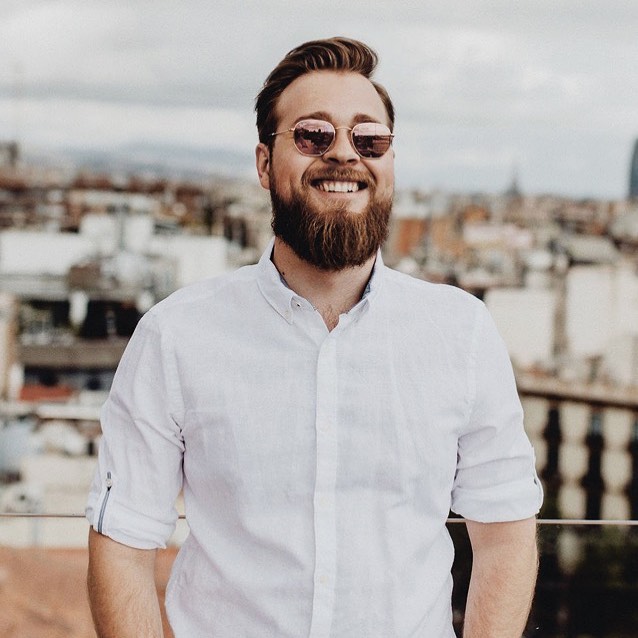 Всплыло имя первого участника "Холостячки 2": он помогает девушкам успешно выйти замуж (фото)