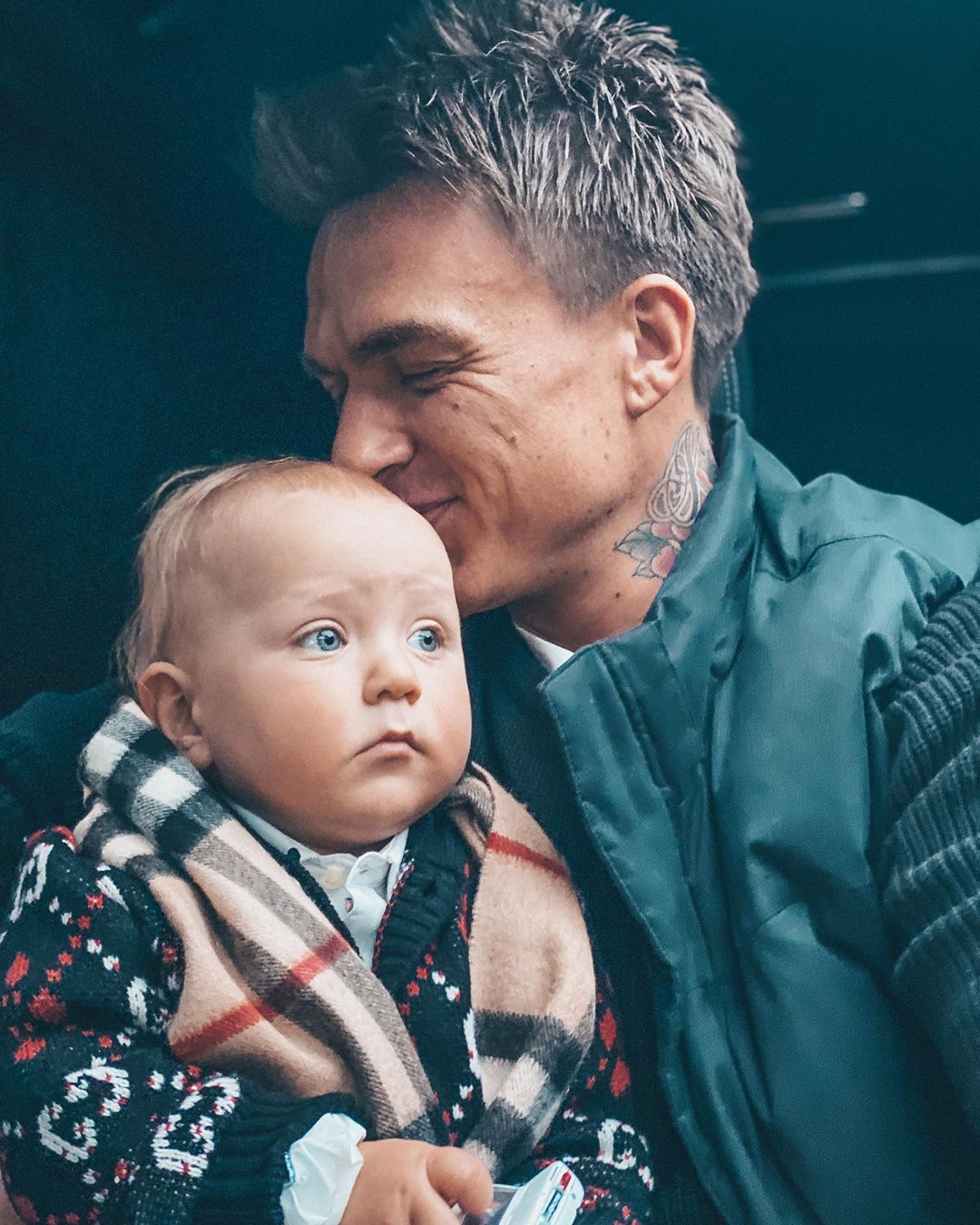 "Копія матусі": Влад Топалов розчулив мережу ніжними фото з підрослим сином