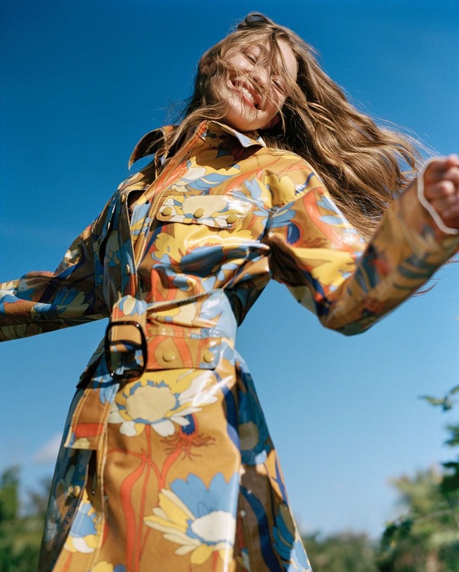 Яркий принт, кожа и шелк: Джиджи Хадид демонстрирует трендовые вещи нового сезона