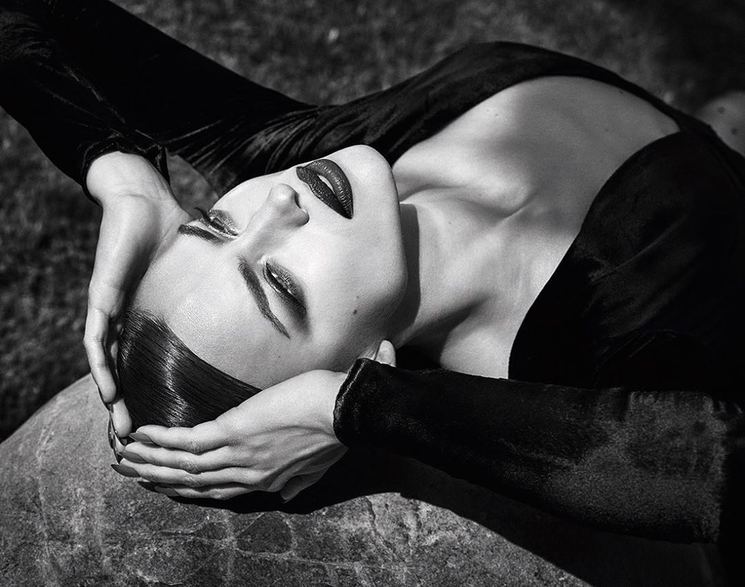 Нічого зайвого: розкішна Ірина Шейк захоплює натуральною красою