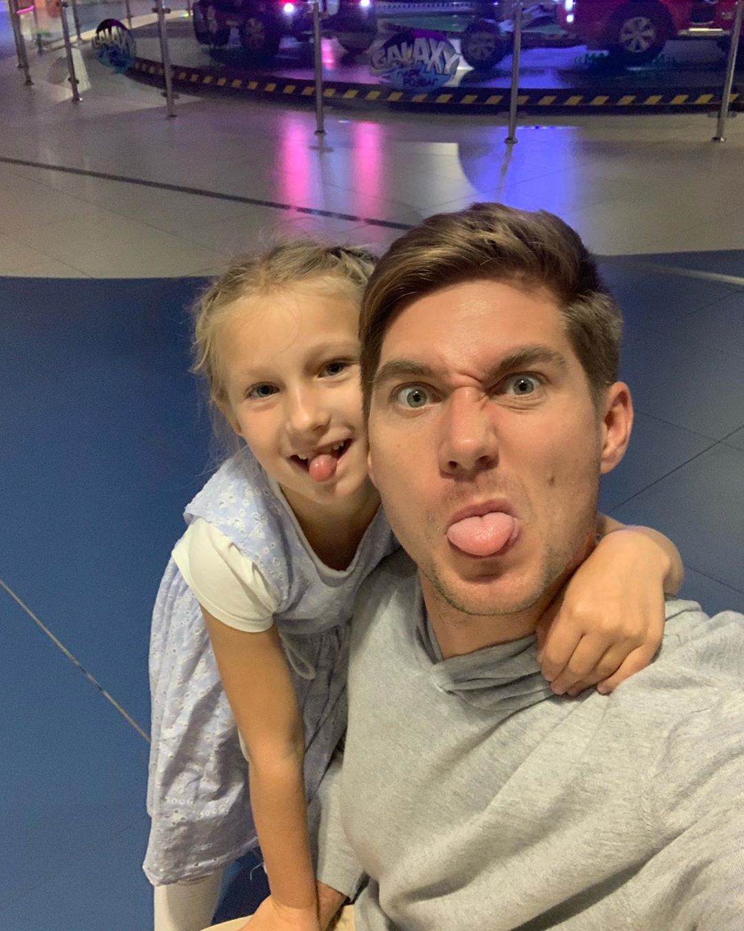 Зеленський, Кошовий, Бекхем: зіркові татусі, які просто обожнюють своїх дочок