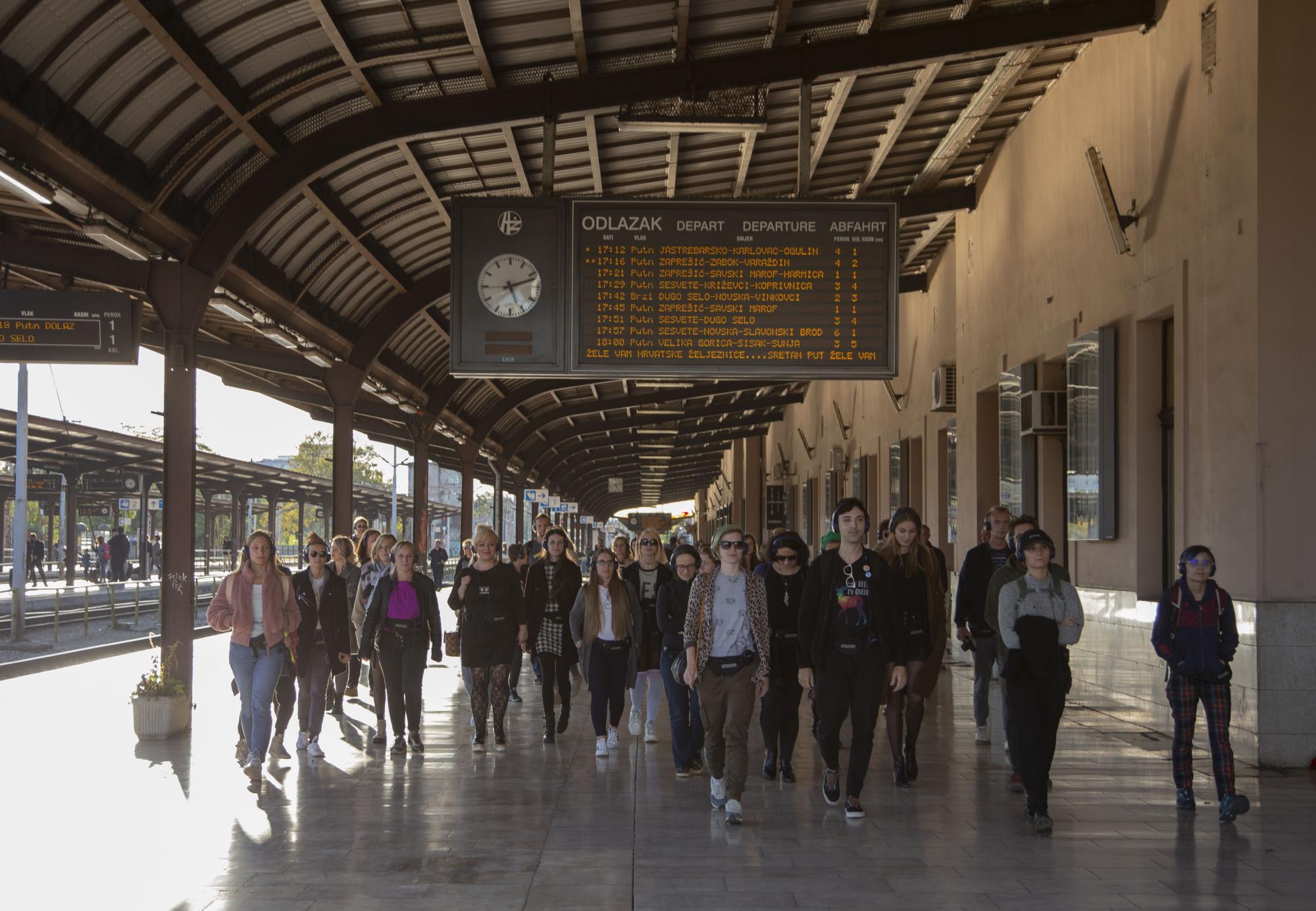 Украинская театральная команда провела первую международную премьеру спектакля "Время" в Загребе