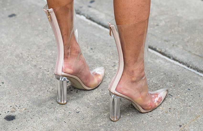 Трусики-джинсы и ресницы в носу: топ-10 странных и нелепых модных трендов 2019 года