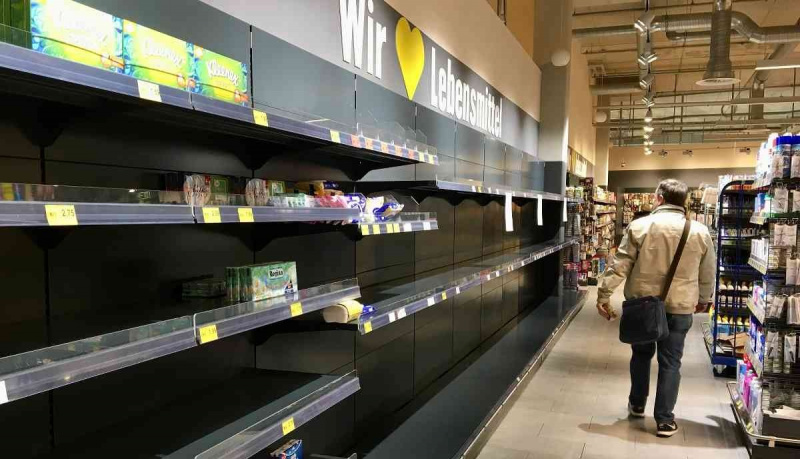 Штрафи, дефіцит, безробіття: що українці говорять про карантин в інших країнах