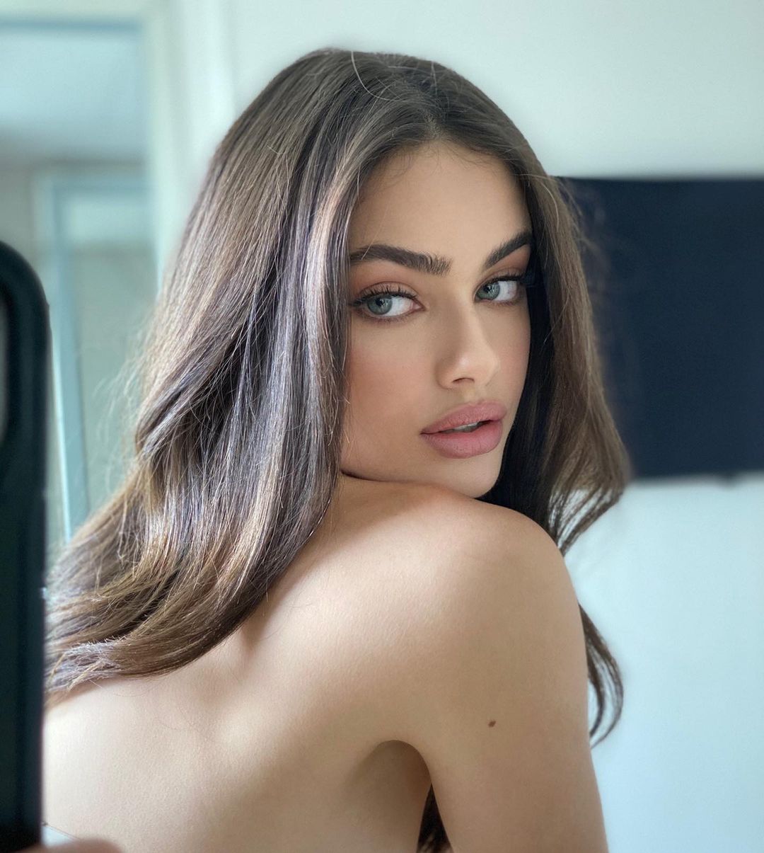 В сети показали женщину с самым красивым лицом в мире: яркие фото