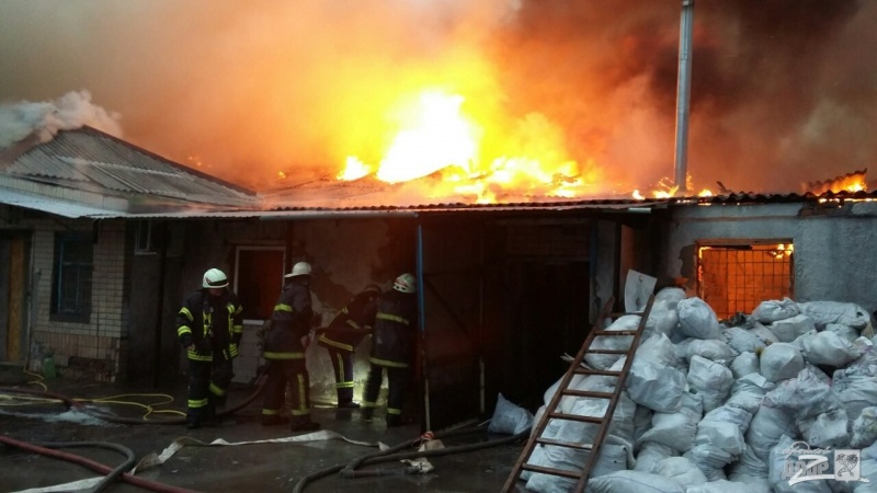 В Харькове в здании бывшей макаронной фабрики произошел пожар