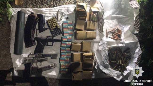 У Дніпропетровській області поліцейські вилучили арсенал зброї та боєприпасів