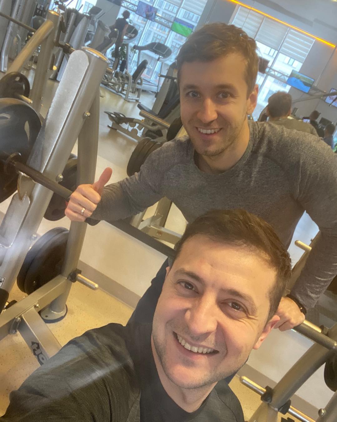 Зеленский показал новое фото из спортзала и "взорвал" сеть